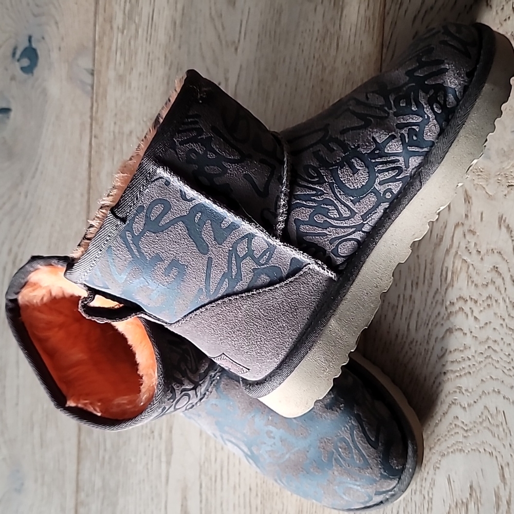 Limited Edition Graffiti Short Ugg Boots